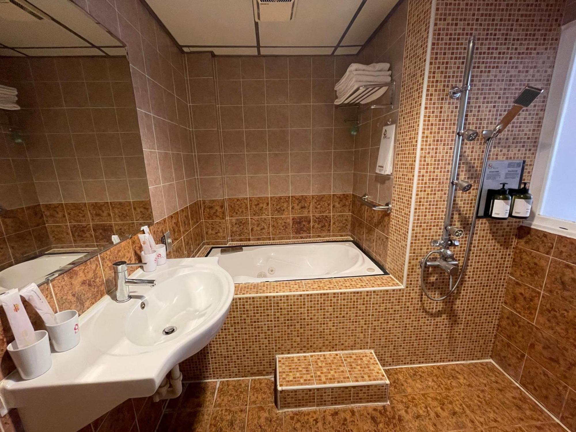 Treasure Island Motel - Renwu Kaohsiung Dış mekan fotoğraf
